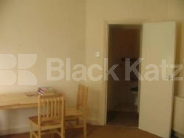 			1 Bedroom, 1 bath, 1 reception Semi-Detached House			 Canning Cresent, Wood Green